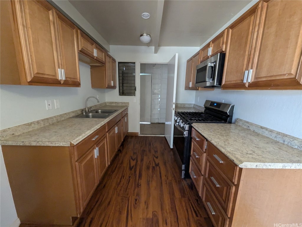 (unit #8) 87-2131 Helelua Place, Waianae