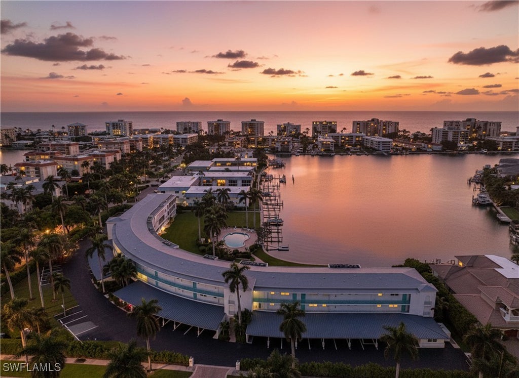 383 Harbour Dr 309, Naples