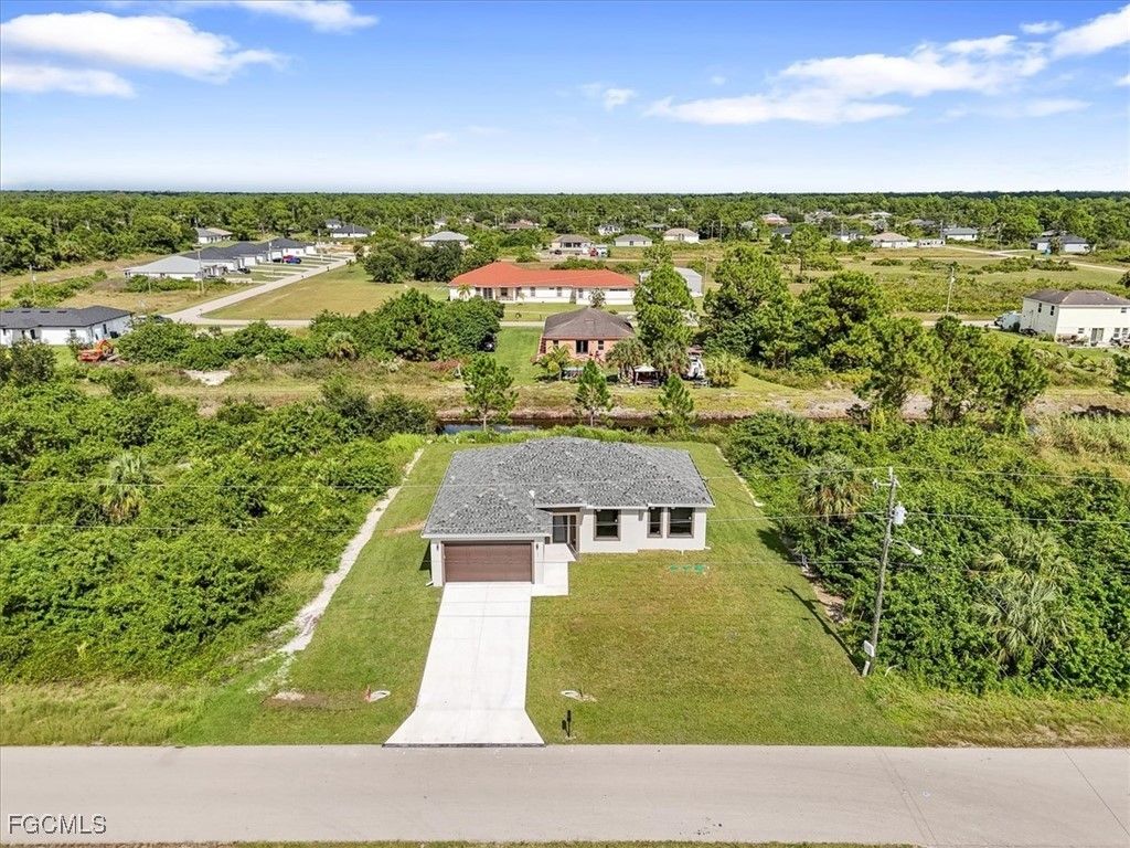 843 Theodore Vail St E, LEHIGH ACRES