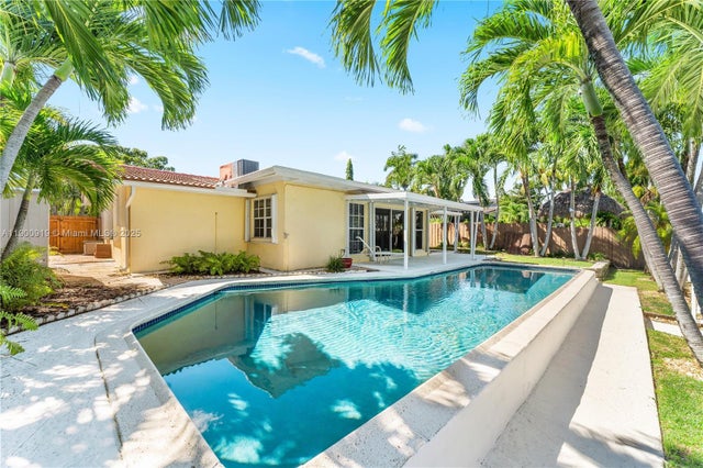 3 of 22 - 1625 Sw 5th Ct, Fort Lauderdale, FL