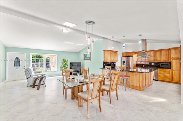 5 of 22 - 1625 Sw 5th Ct, Fort Lauderdale, FL