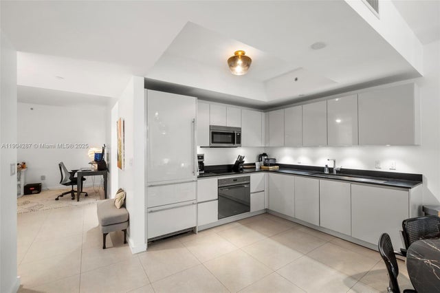 4 of 51 - 1010 Brickell Ave 1706, Miami, FL