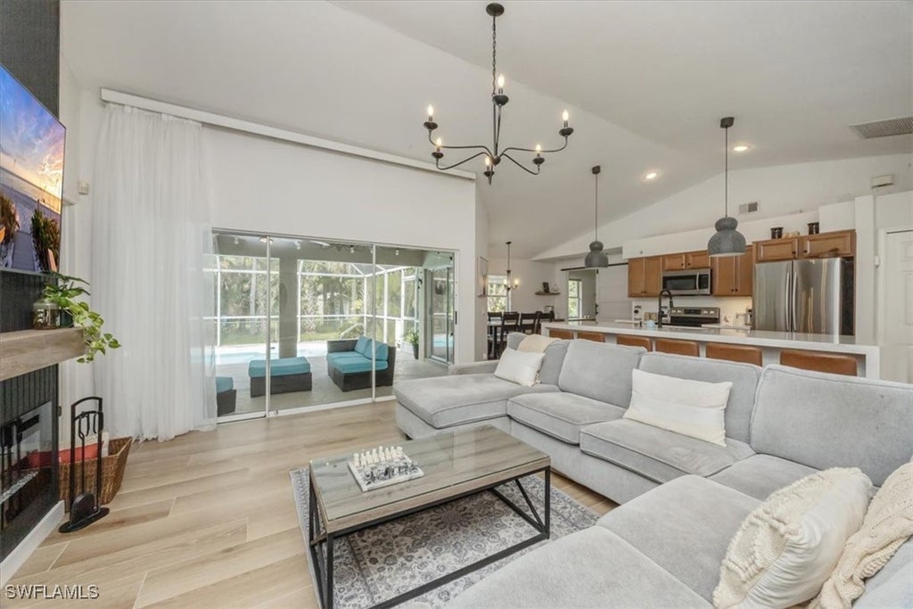 361 9th St Nw, Naples