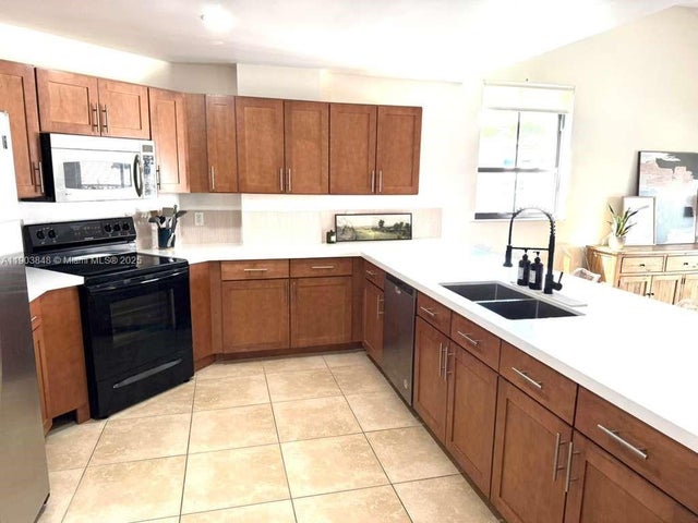 3 of 10 - 8390 Sw 72nd Ave 519, Miami, FL