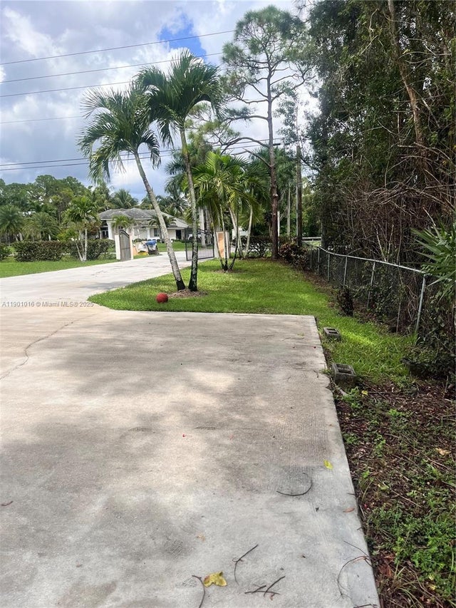 Photo of Listing #A11901016