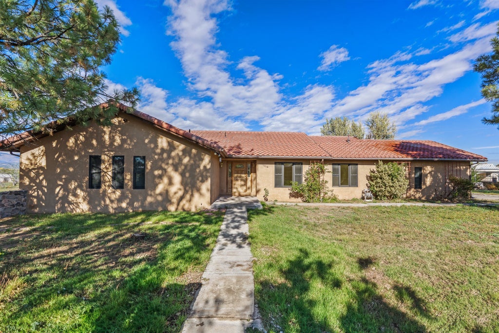 1018 Tesuque Court, Santa Fe
