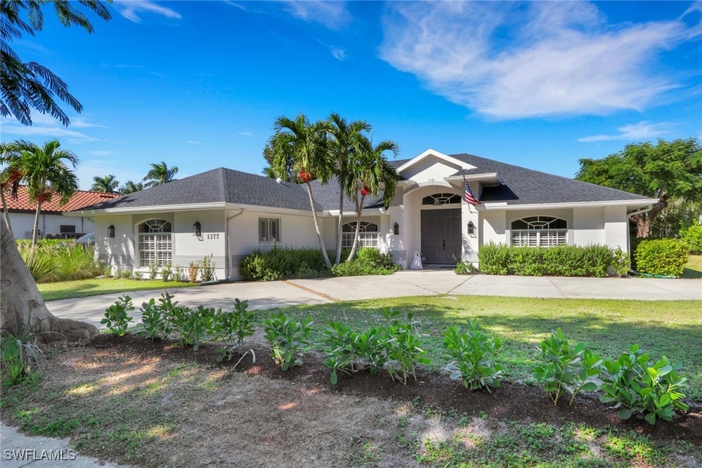 1377 Coconut Dr, Fort Myers