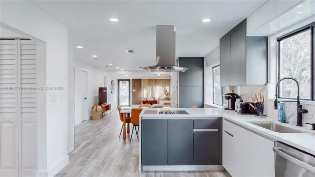 2525 Garfield St, Hollywood