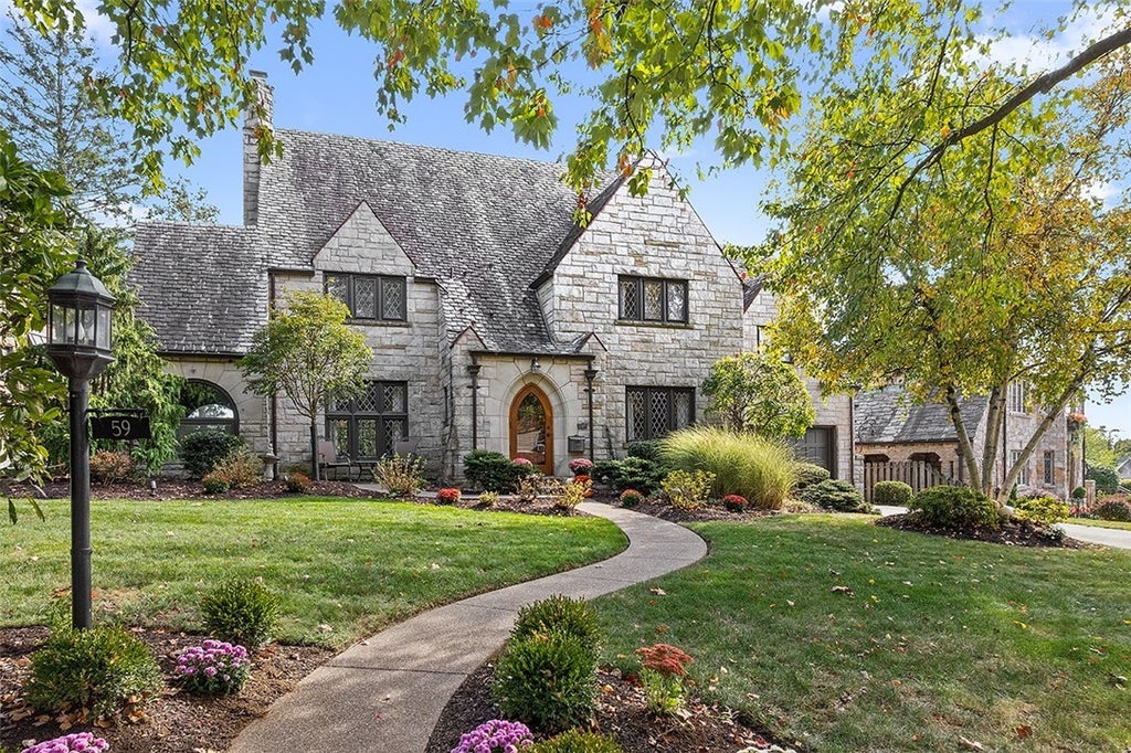 59 Standish Blvd, Mt Lebanon