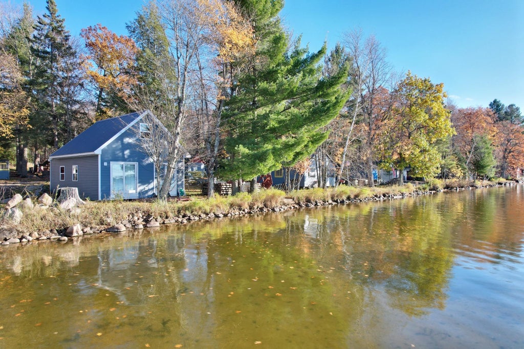 1116 Chicago Point Dr, Pelican Lake