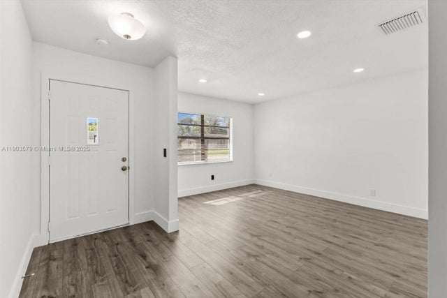 5 of 38 - 715 Sw Duval Ave, Port St Lucie, FL