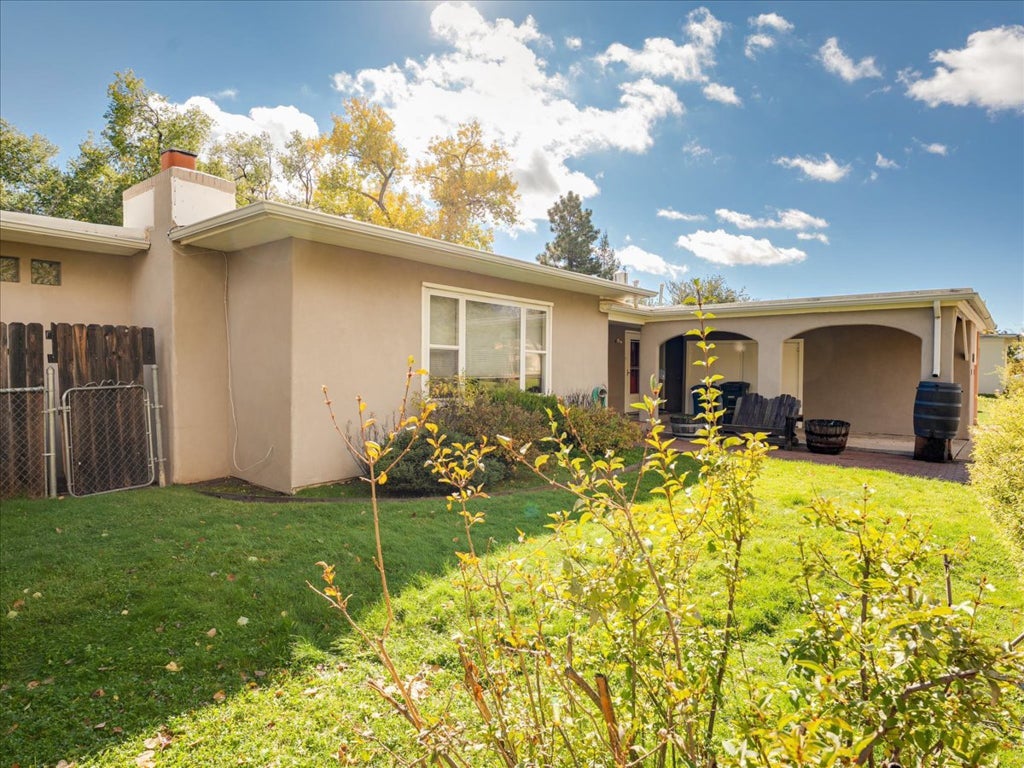 1390 44th Street # B, Los Alamos