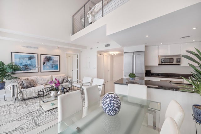 92 Sw 3rd St 310, Miami