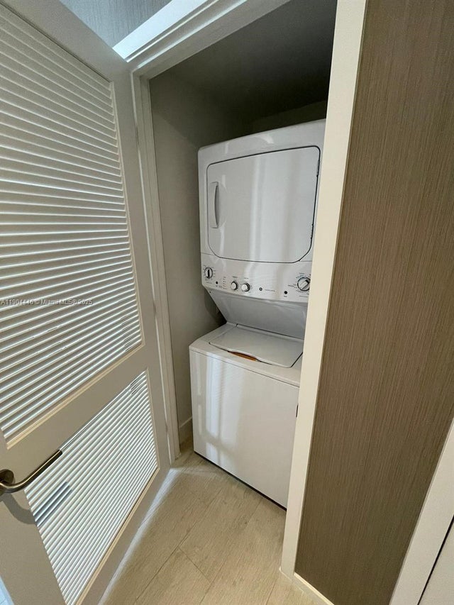 4 of 7 - 4010 S Ocean Dr R3306, Hollywood, FL