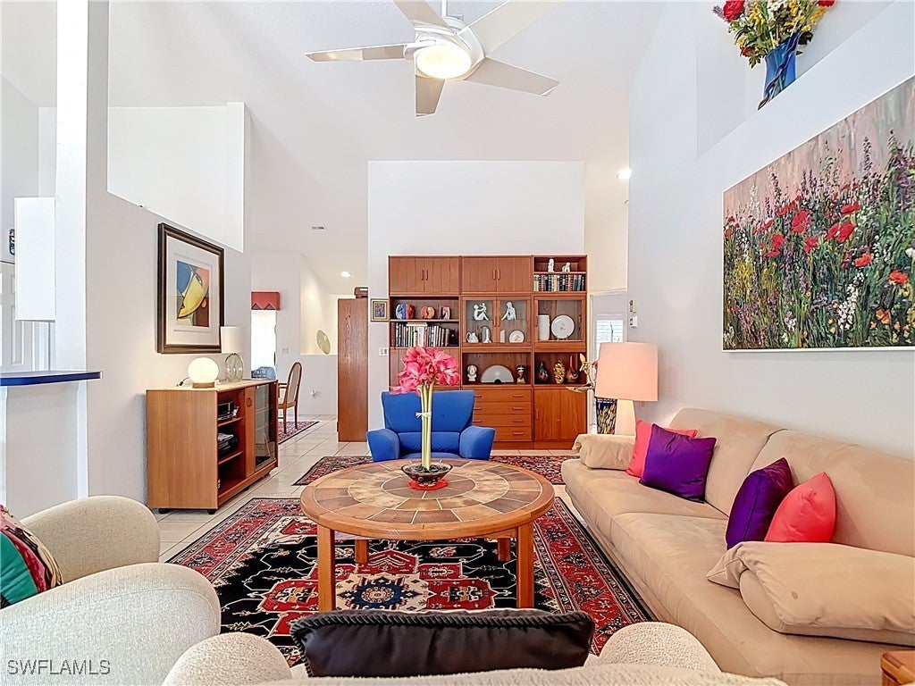 5300 Andover Dr 202, Naples