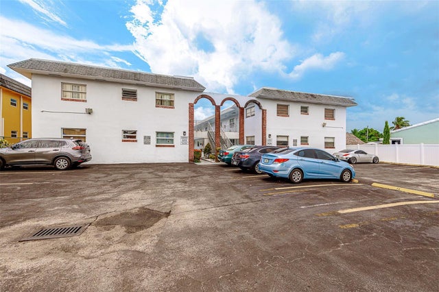 2 of 8 - 2826 Van Buren St 8, Hollywood, FL