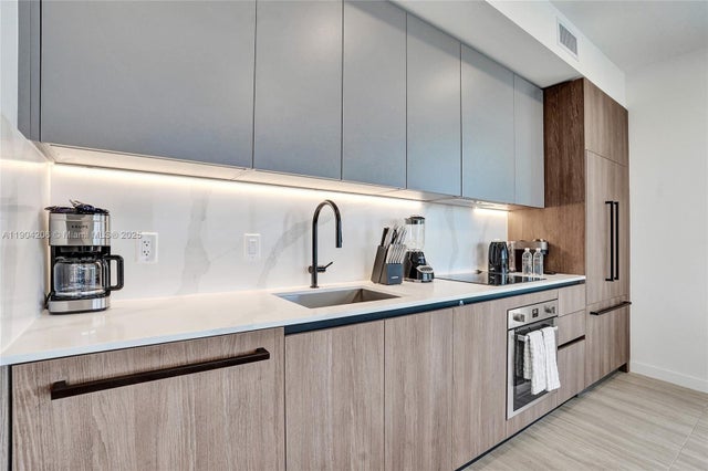 4 of 24 - 580 72nd St 810, Miami Beach, FL