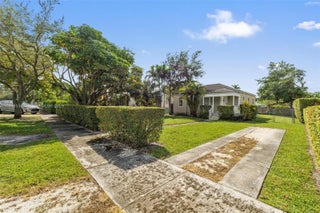 Photo of Listing #A11903530