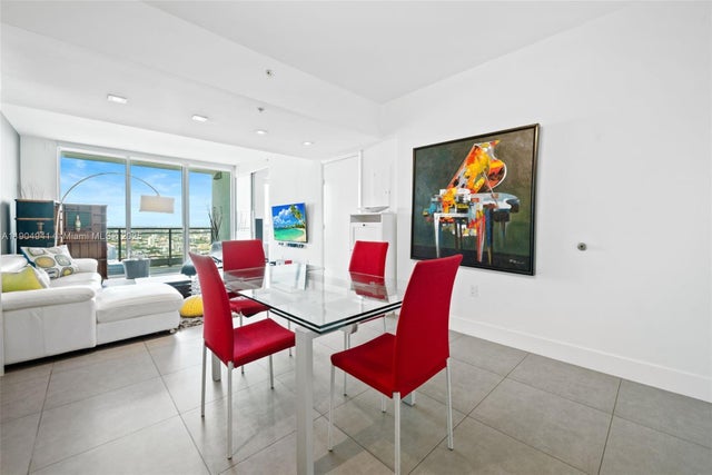 2 of 32 - 92 Sw 3rd St 3809, Miami, FL