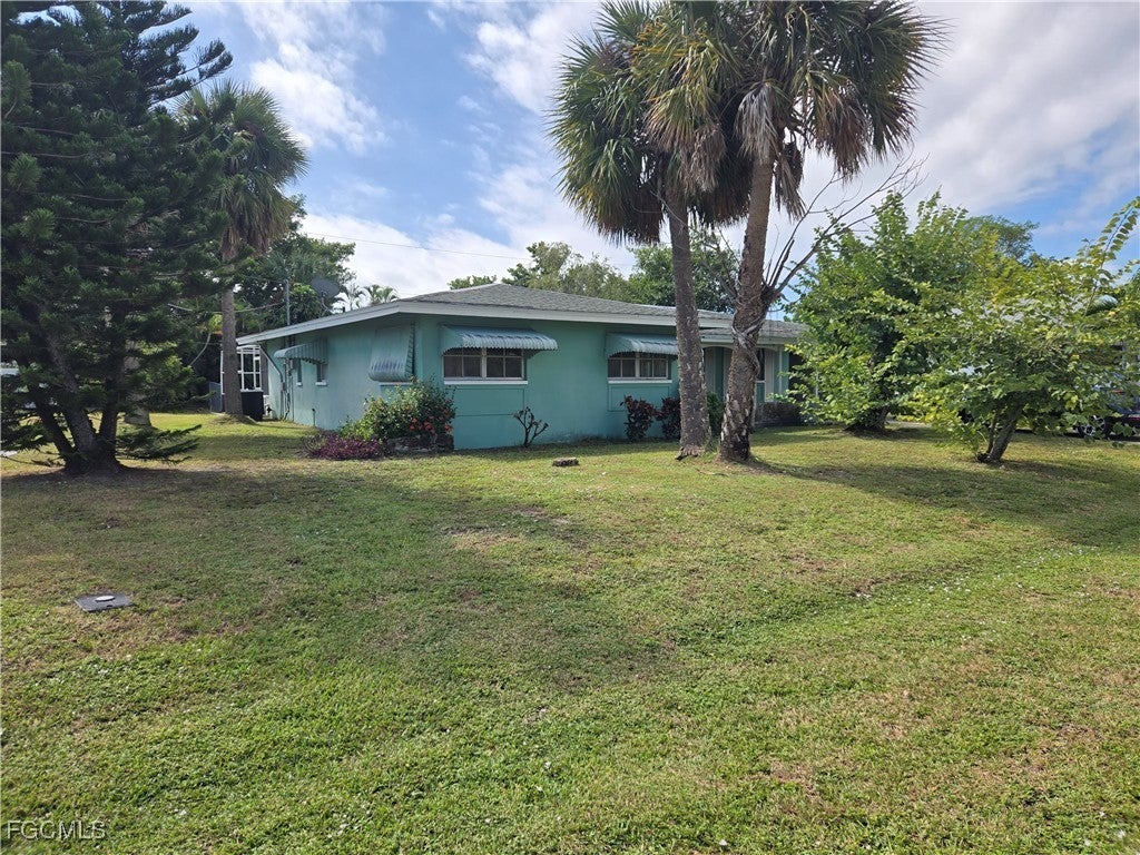 1750 Bikini Ct, Cape Coral