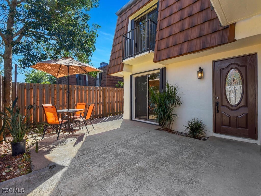 1450 Park Shore Cir 3, Fort Myers