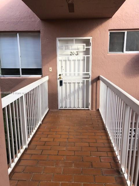 2310 W 74th St 203, Hialeah