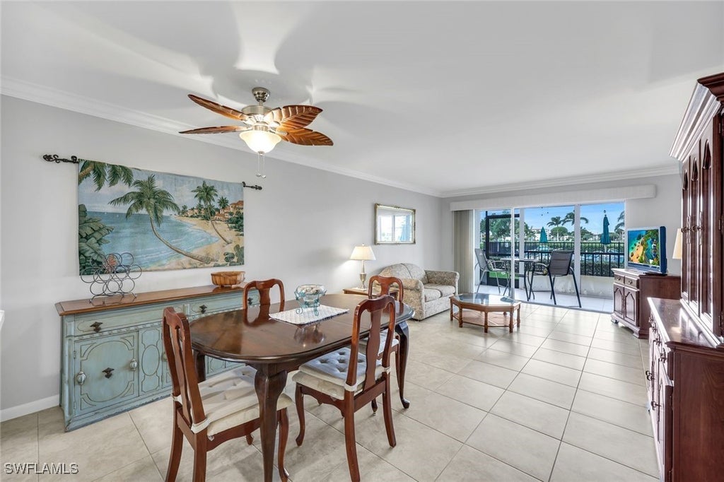 37 High Point Cir E 109, Naples