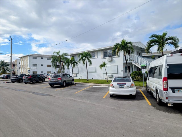 801 Atlantic Shores Blvd 107, Hallandale Beach