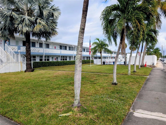 3 of 11 - 801 Atlantic Shores Blvd 107, Hallandale Beach, FL