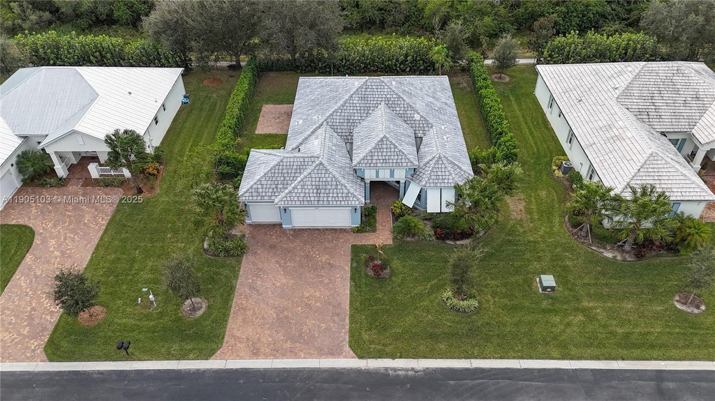 2547 Saint Lucia Cir, Vero Beach