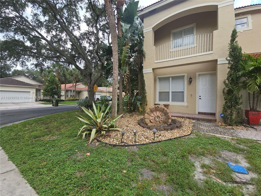 1768 Nw 78th Ave, Pembroke Pines