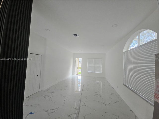 5 of 32 - 1768 Nw 78th Ave, Pembroke Pines, FL