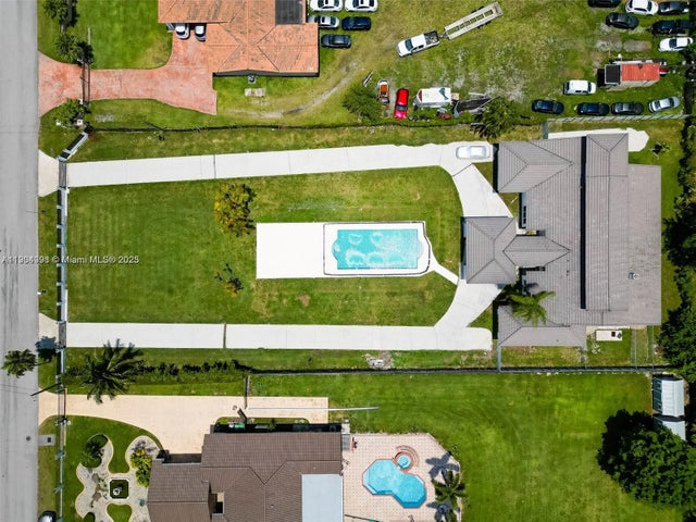 2 of 2 - 425 Sw 129th Ave, Miami, FL