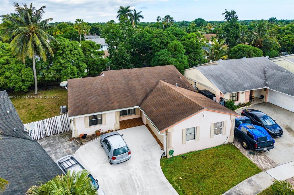 5930 W Lincoln Cir W, Lake Worth