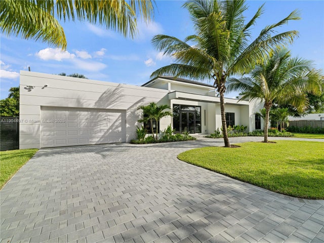 2 of 62 - 543 Ne 109th St, Miami, FL