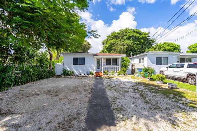 3 of 26 - 210 Nw 59th Ave, Miami, FL