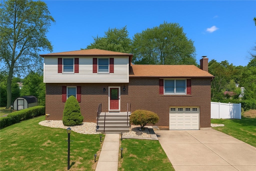 115 Willow Village Drive, Plum Boro