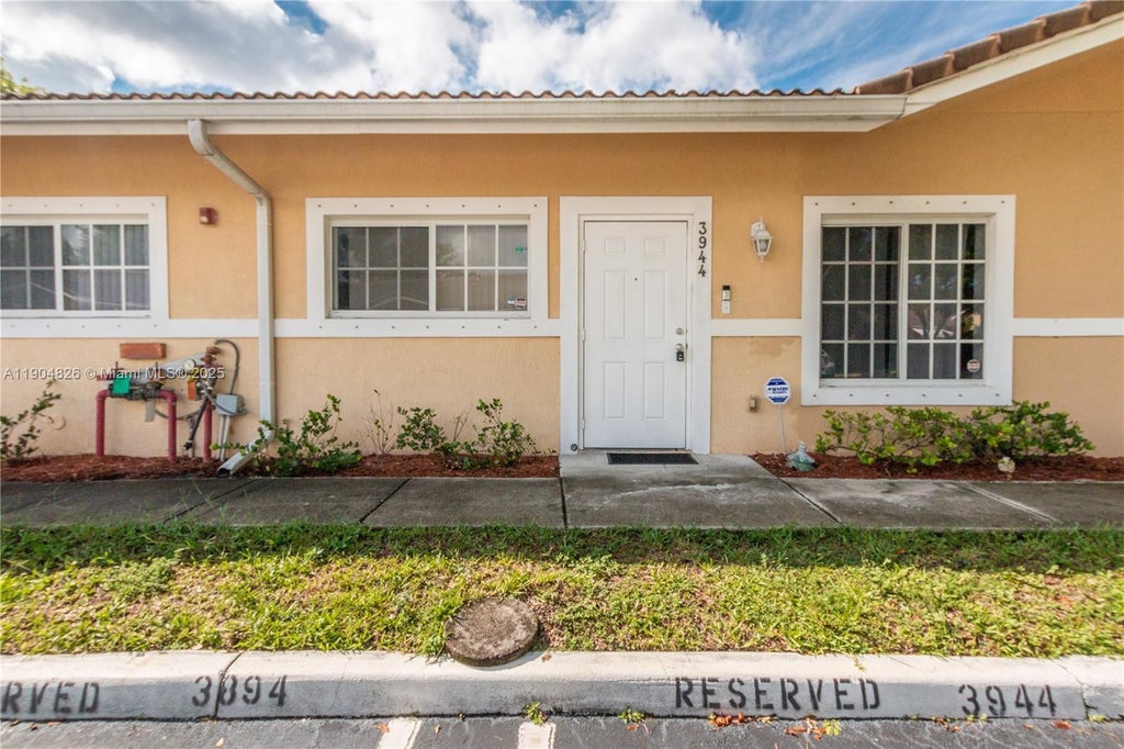 3944 Sw 48th Ave, Pembroke Park