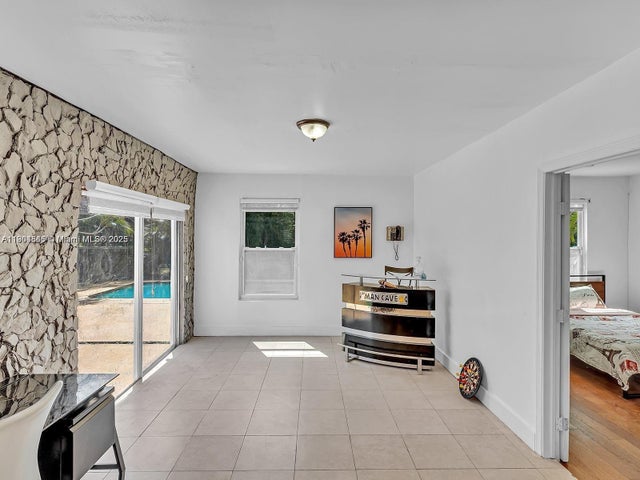 5 of 48 - 1530 N 56th Ave, Hollywood, FL