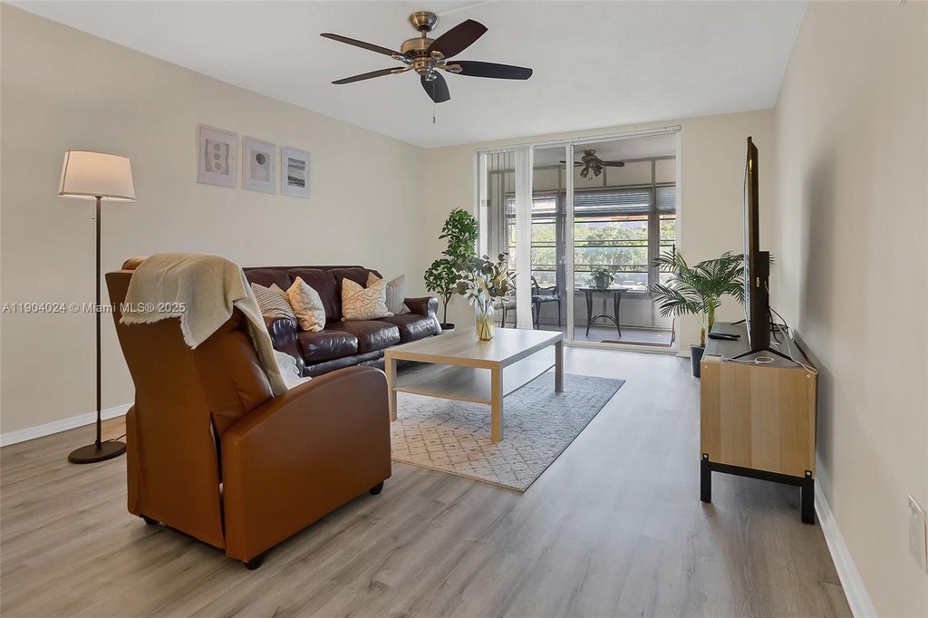 7300 Nw 17th St 220, Plantation