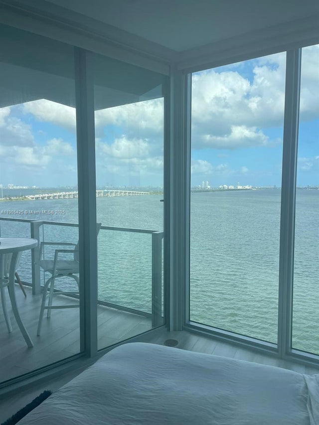 2 of 21 - 2900 Ne 7th Ave 906, Miami, FL