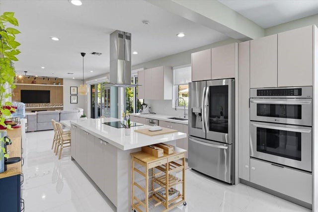 5 of 42 - 347 Fairmont Rd, Weston, FL