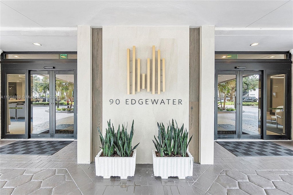 90 Edgewater Dr Ph23, Coral Gables