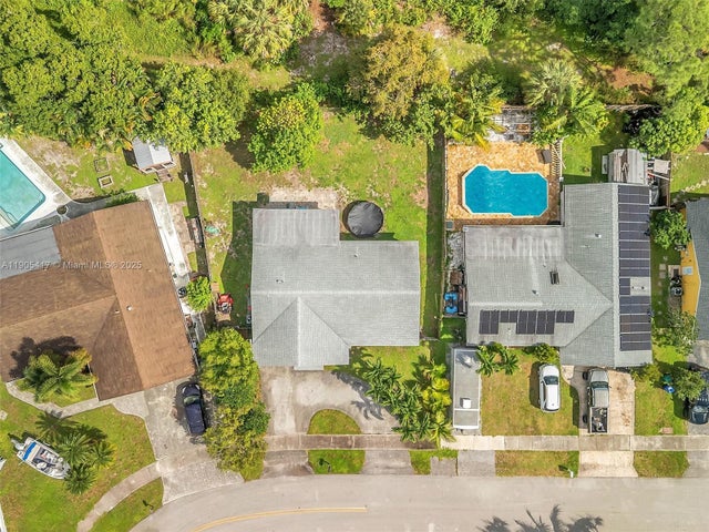 2 of 26 - 1027 Sw 49th Ter, Margate, FL