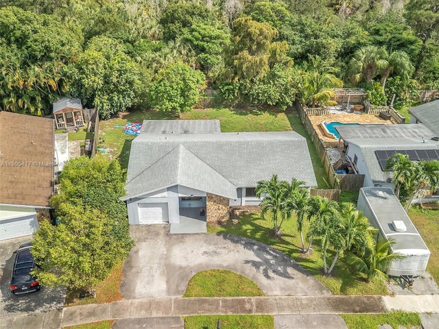 4 of 26 - 1027 Sw 49th Ter, Margate, FL