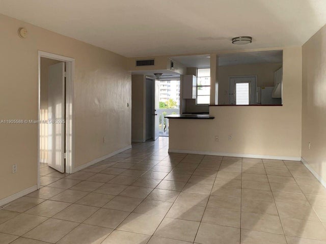 4 of 15 - 2855 Leonard Dr H404, Aventura, FL