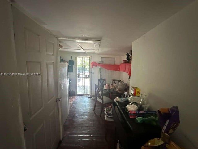 3 of 42 - 2933 Nw 48th Ter, Miami, FL