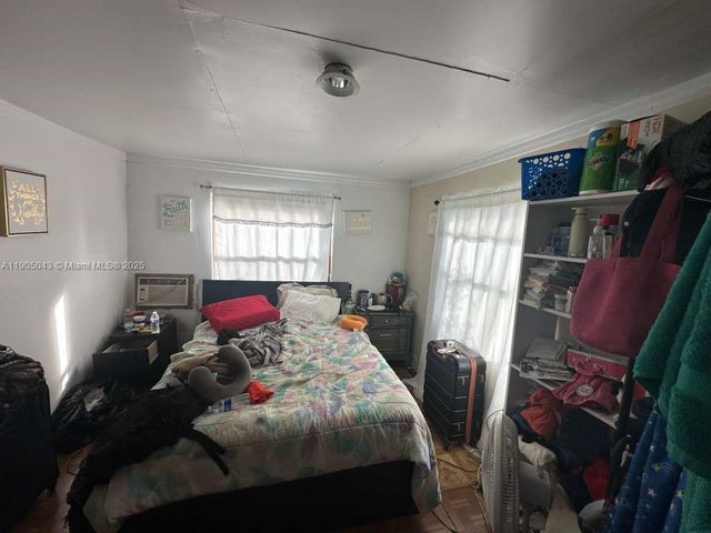 4 of 42 - 2933 Nw 48th Ter, Miami, FL