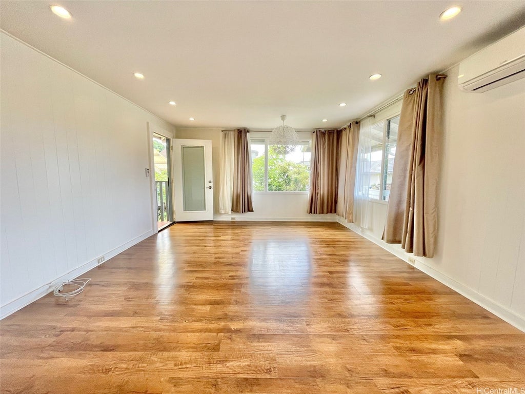 98-316 Kaamilo Street, Aiea