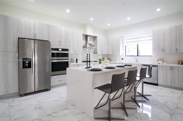 2 of 26 - 4335 Nw 81st Ave, Doral, FL